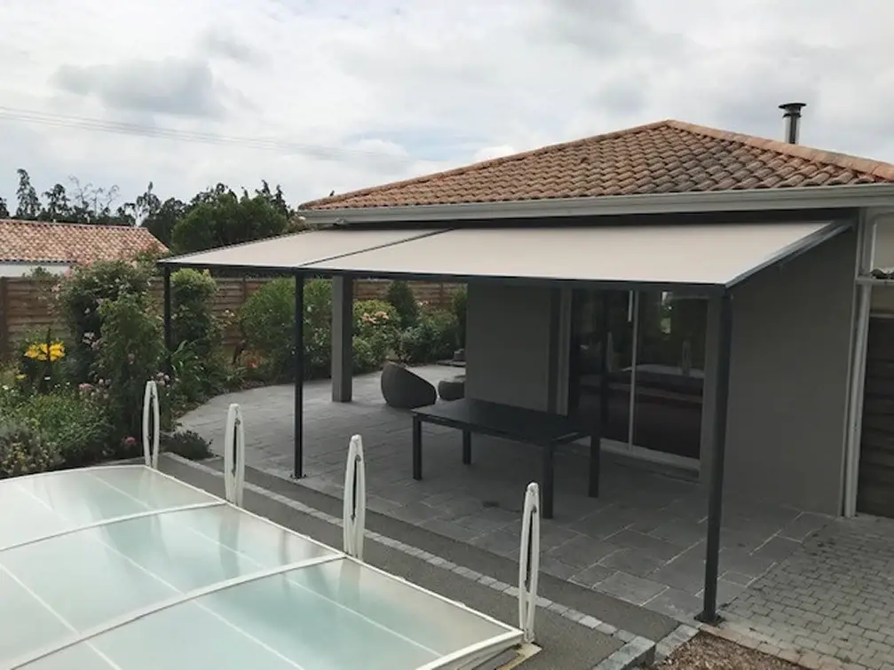 Pergola piscine à Saint-Nazaire